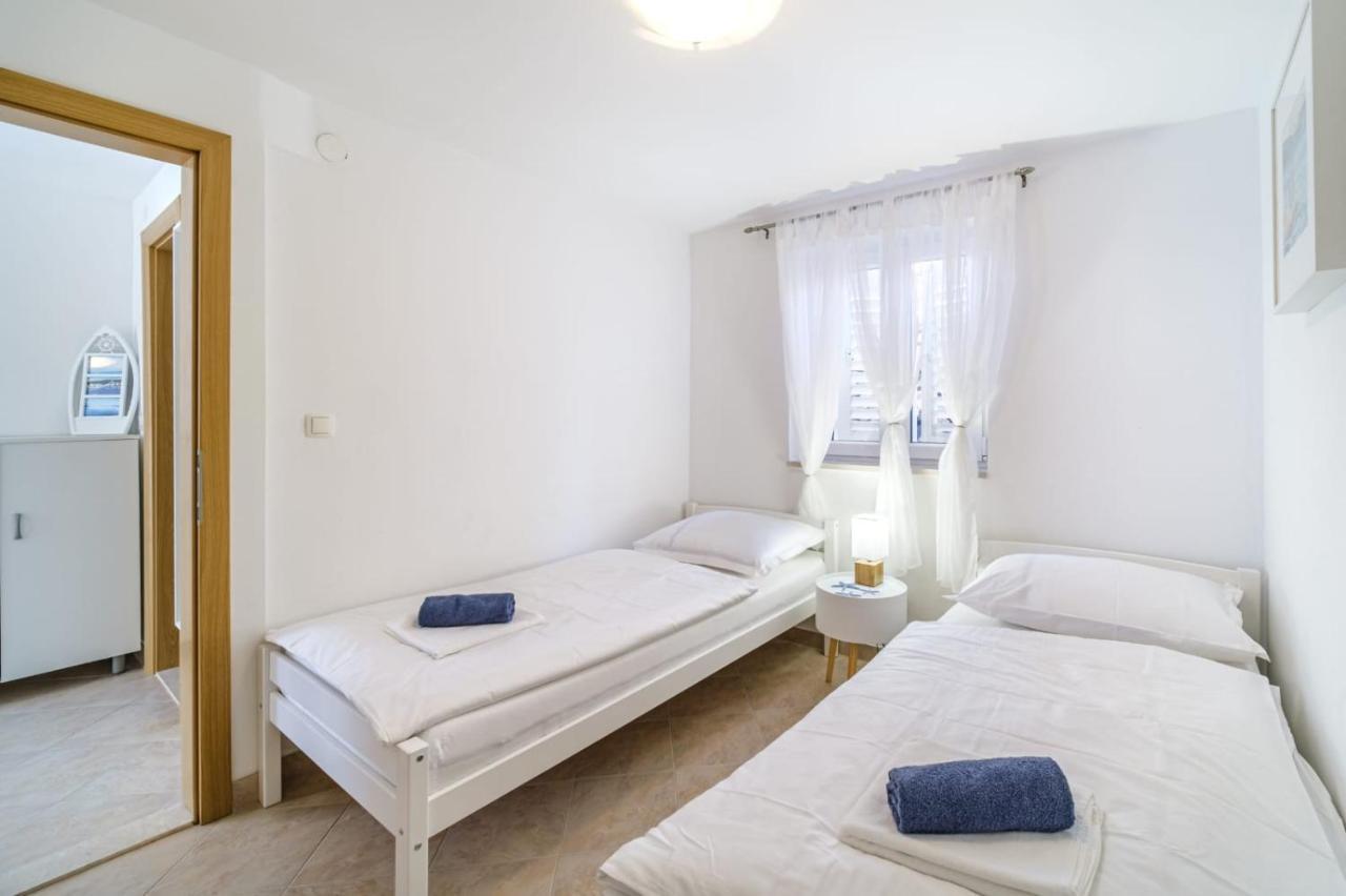 Apartmani P&S Supetar Exterior photo