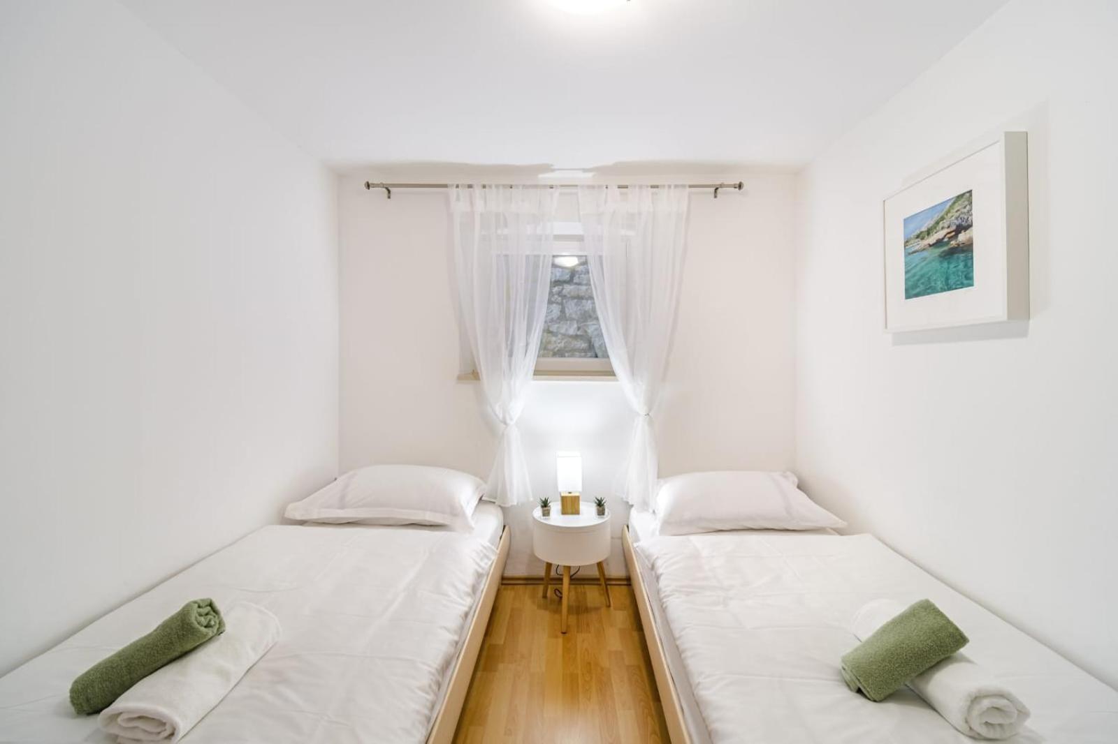 Apartmani P&S Supetar Exterior photo